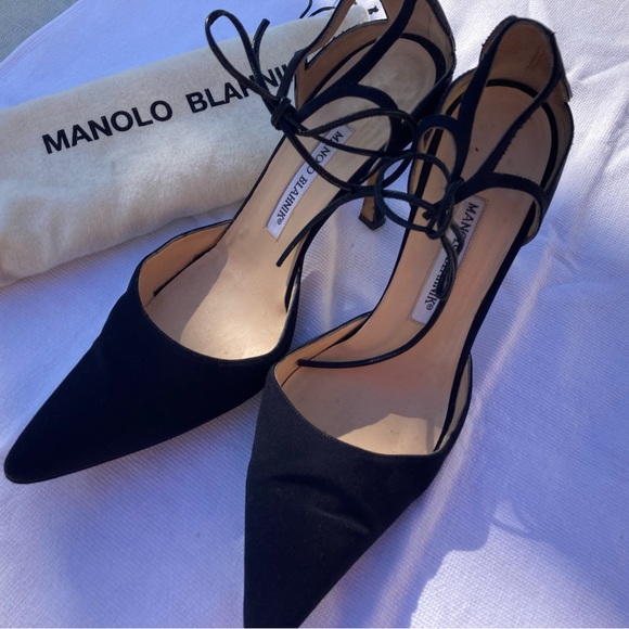 Manolo Blahnik Authentic Black Velvet Heels, Ankle Ties | Size 39.5 US size 9.5 - Picture 3 of 16
